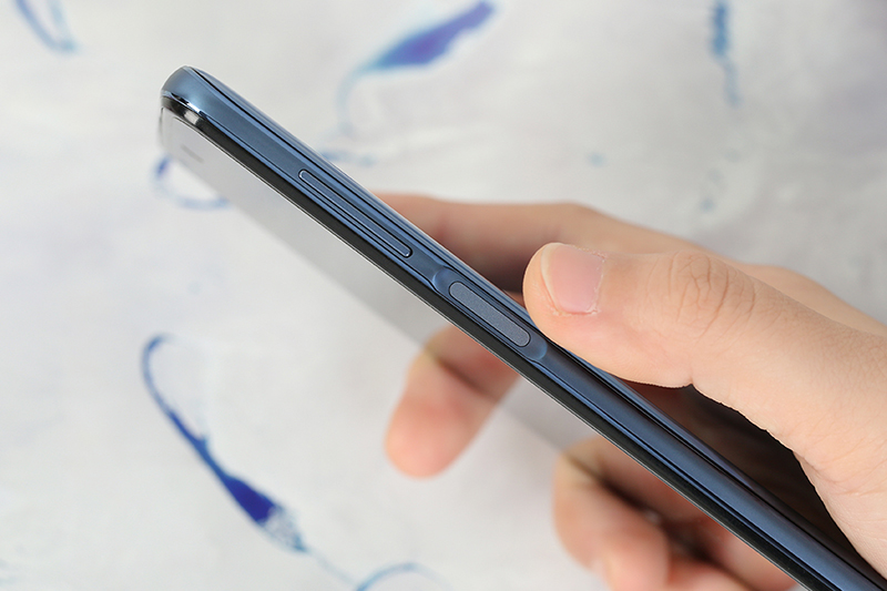 Điện thoại Xiaomi Redmi Note 9 Pro | Cảm biến vân tay ở cạnh viền